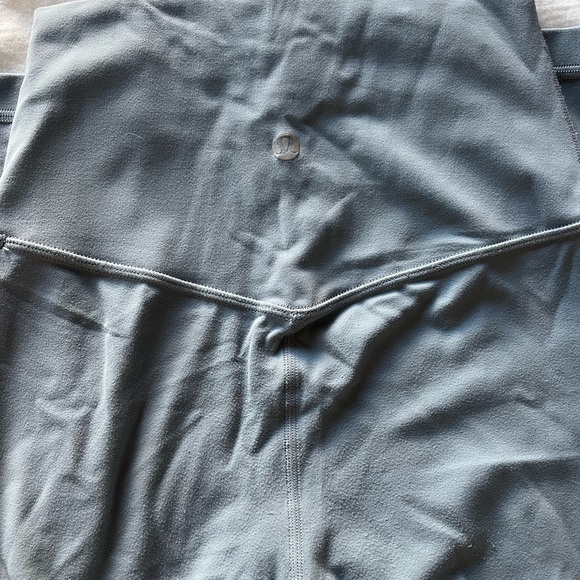 LuLuLemon 25” high rise Align Leggings - Picture 2 of 3